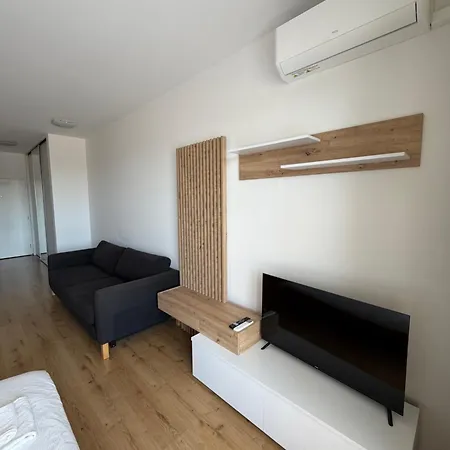 Elisabeth Near Center With Private Parking Apartment